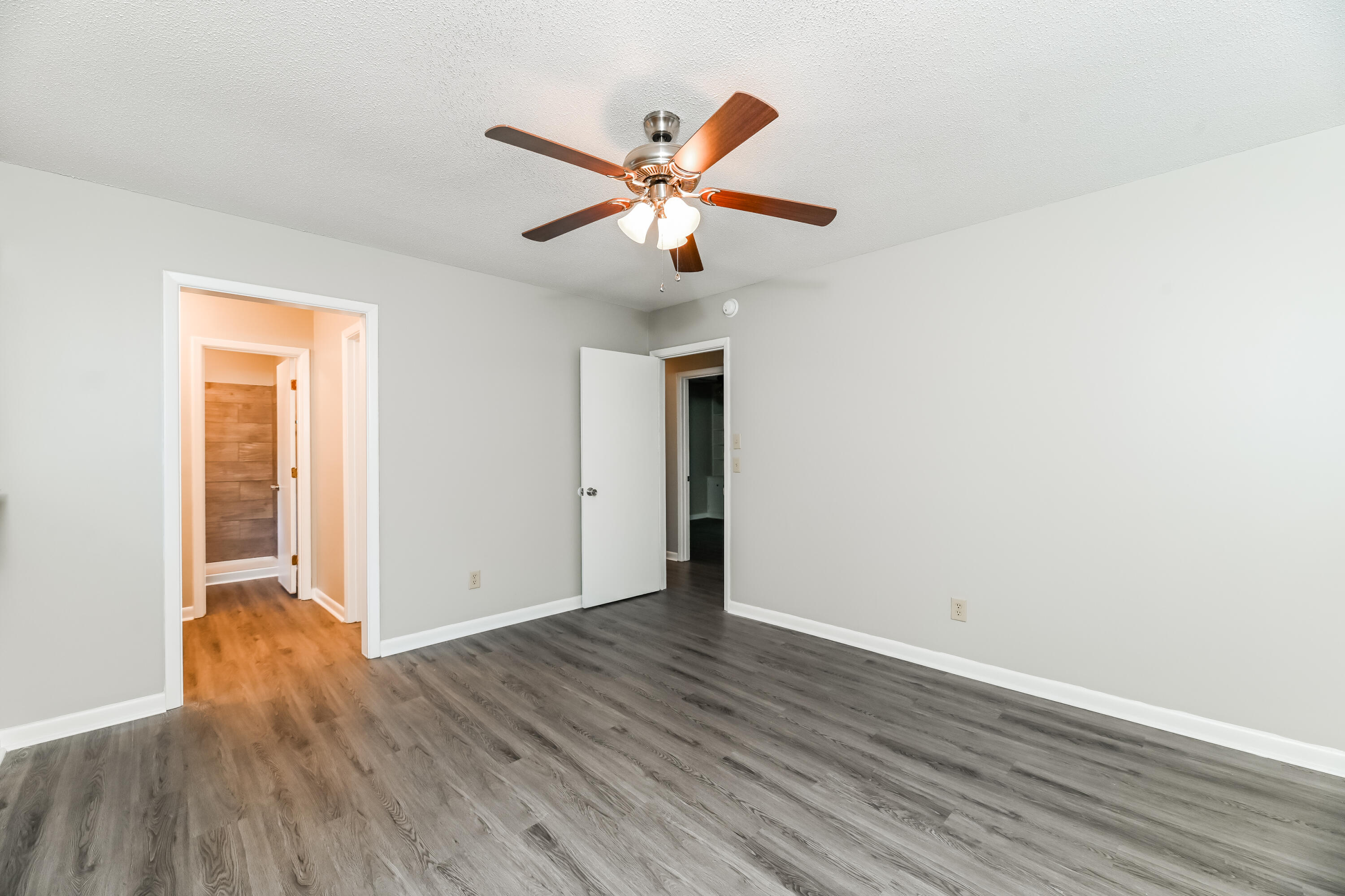 313 Grouse Road Summerville, SC 29485 - Photo 11 of 15 010-photo-main-bedroom-14085201