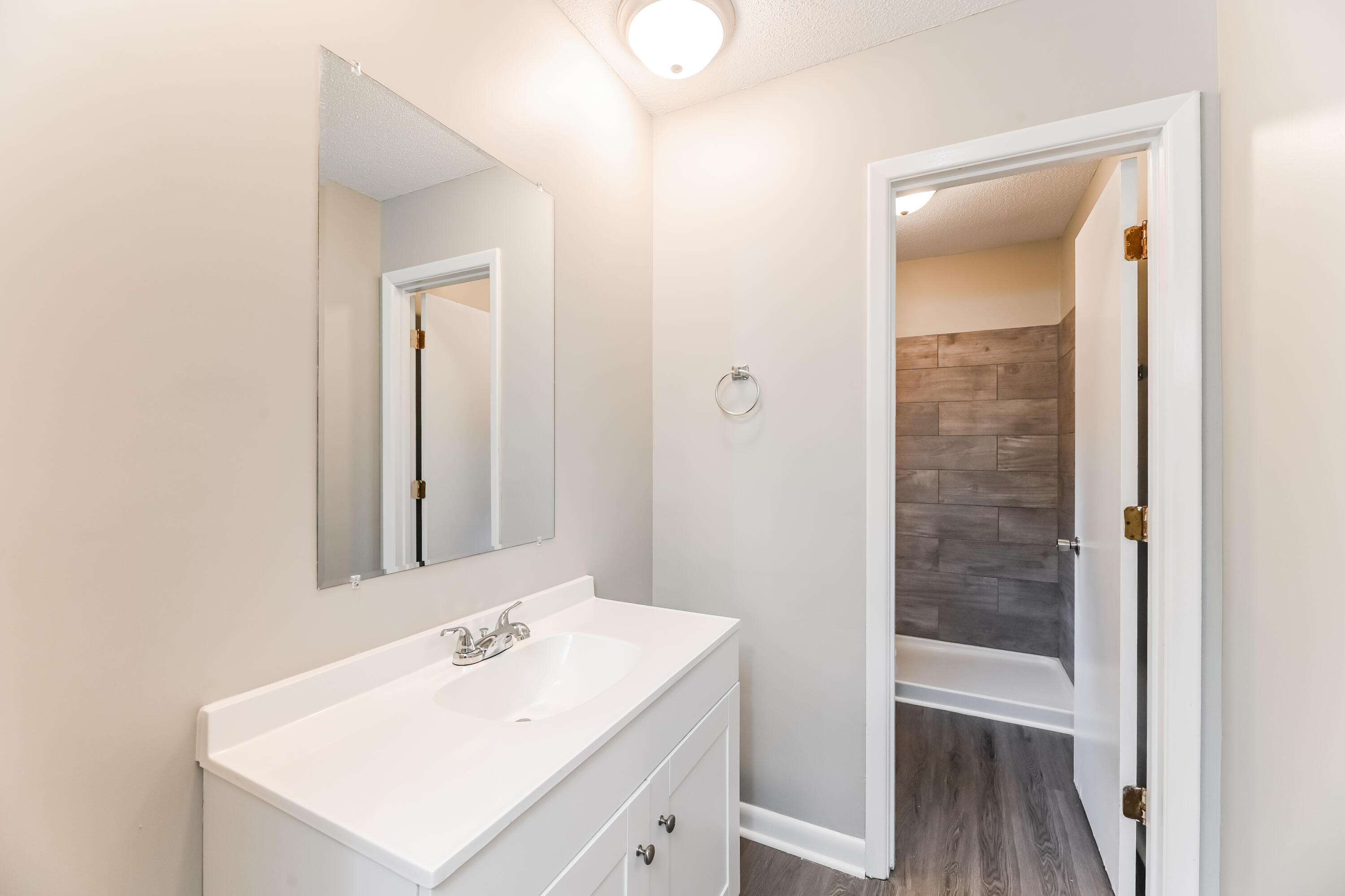313 Grouse Road Summerville, SC 29485 - Photo 12 of 15 011-photo-main-bathroom-14085200