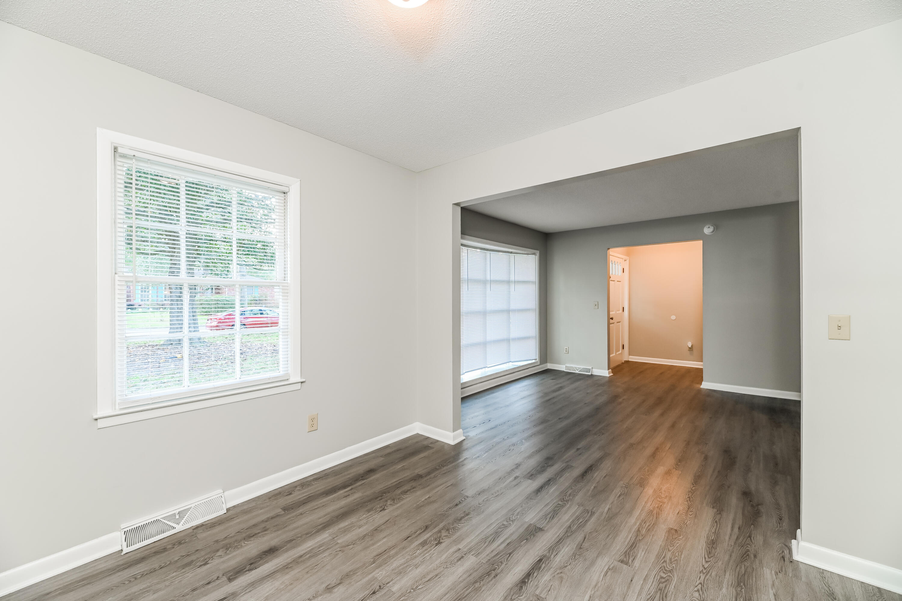 313 Grouse Road Summerville, SC 29485 - Photo 6 of 15 005-photo-dining-room-14085197