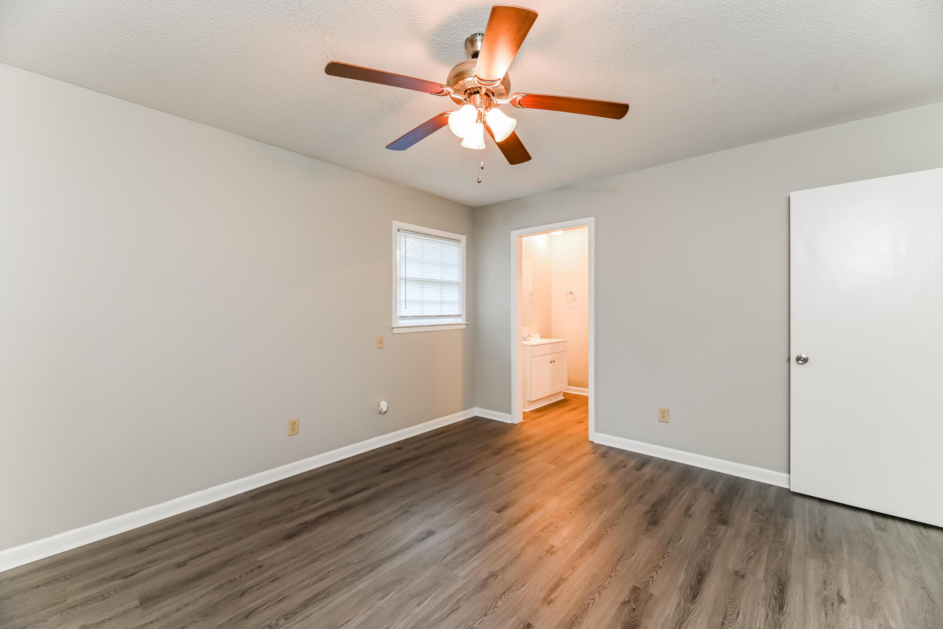 313 Grouse Road Summerville, SC 29485 - Photo 10 of 15 009-photo-main-bedroom-14085199