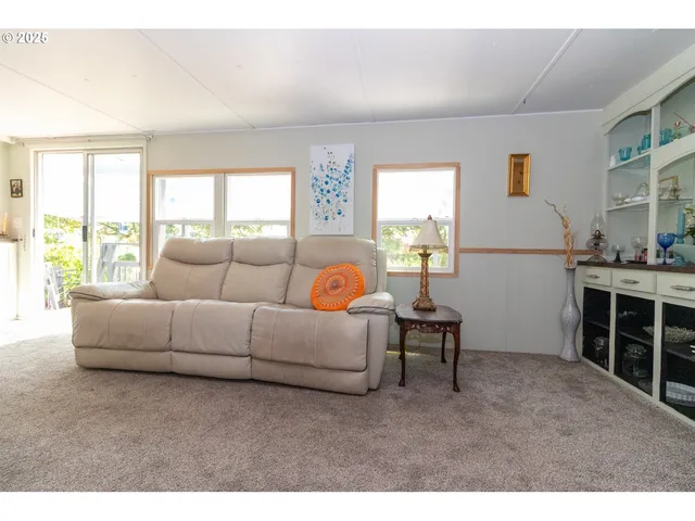 $197,500 | 1600 Rhododendron Drive, Unit 155, Florence, OR 97439