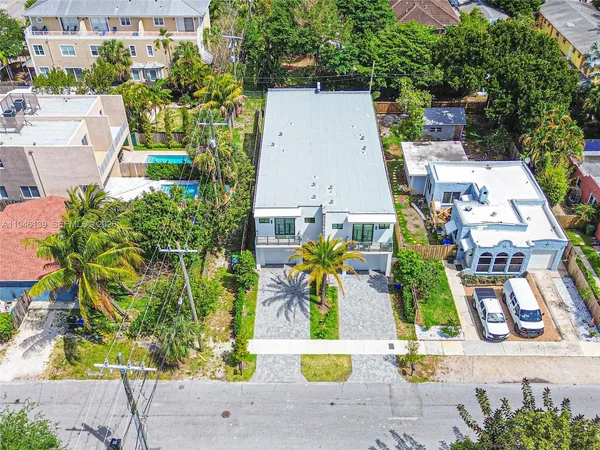 $7,500 | 325 Southwest 16th Street, Unit B, Fort Lauderdale, FL 33315