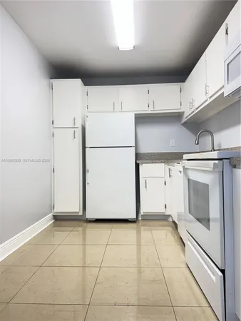 $1,700 | 1800 Sans Souci Boulevard, Unit 341, North Miami, FL 33181