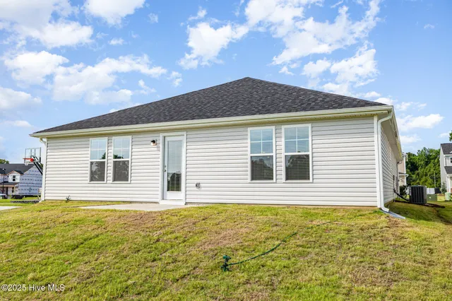 $309,950 | 8 West Emily Gardens Drive, Selma, NC 27576