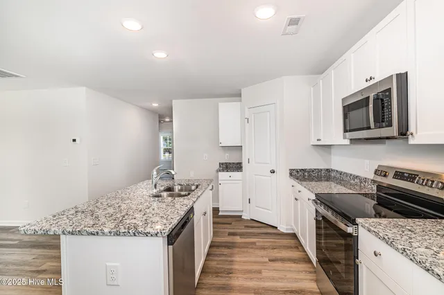 $309,950 | 8 West Emily Gardens Drive, Selma, NC 27576