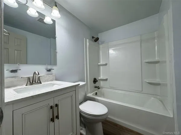 $2,300 | 5 Lexington Hills Road, Unit 7, Harriman, NY 10926
