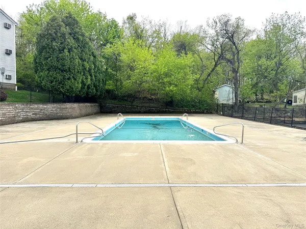 $2,300 | 5 Lexington Hills Road, Unit 7, Harriman, NY 10926