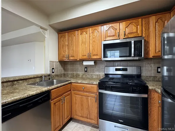 $2,300 | 5 Lexington Hills Road, Unit 7, Harriman, NY 10926