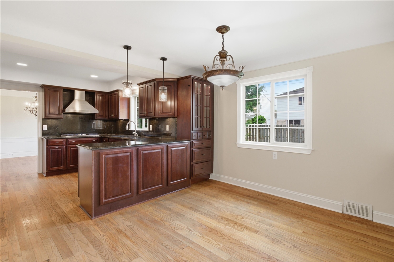 653 Perrien Place Grosse Pointe, MI 48236 - Photo 22 of 54