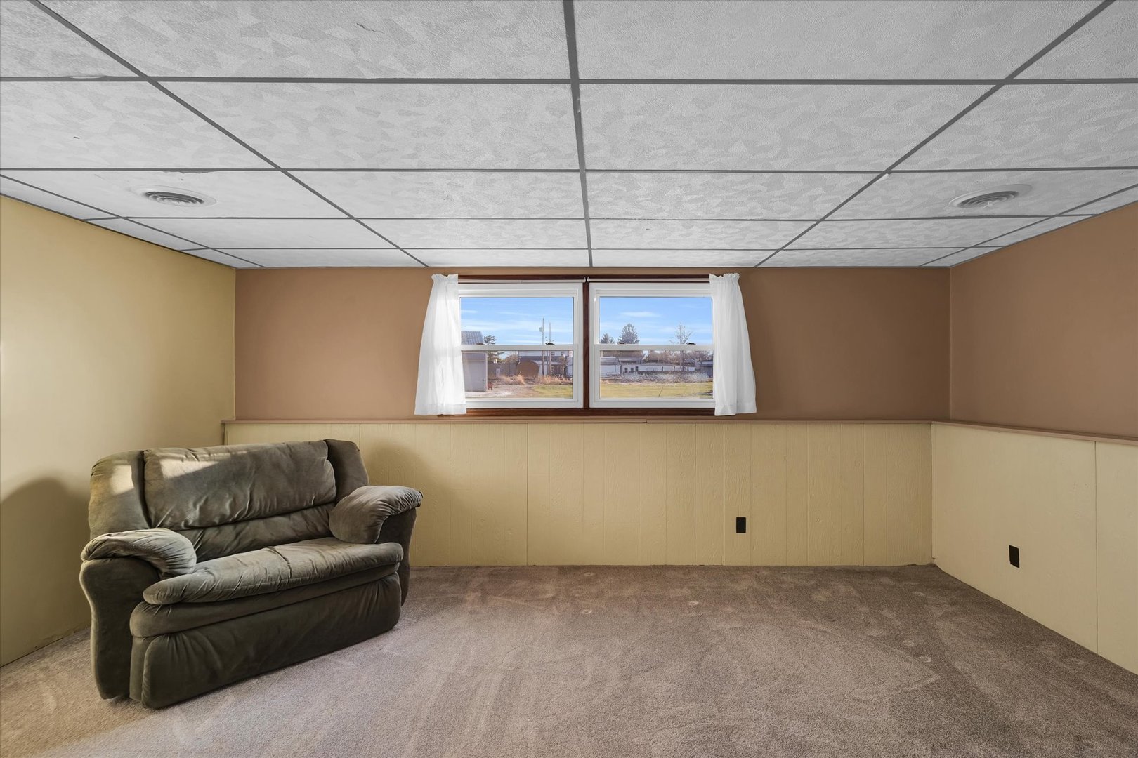 104 Grant Street Philo, IL 61864 - Photo 33 of 44 a living room with furniture