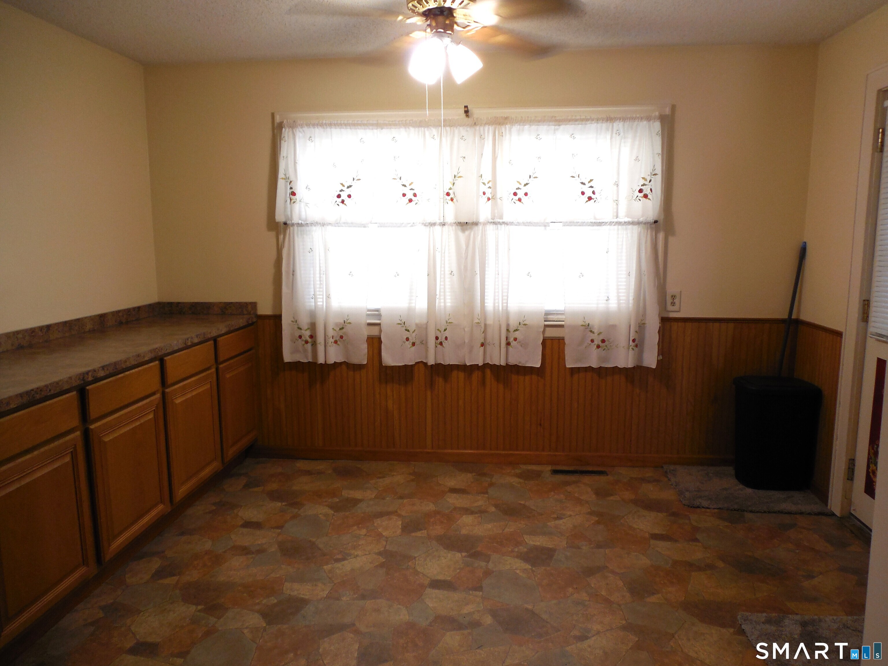 70 Wooster Avenue Waterbury, CT 06708 - Photo 5 of 22 Eat In Kitchen Dining Area.