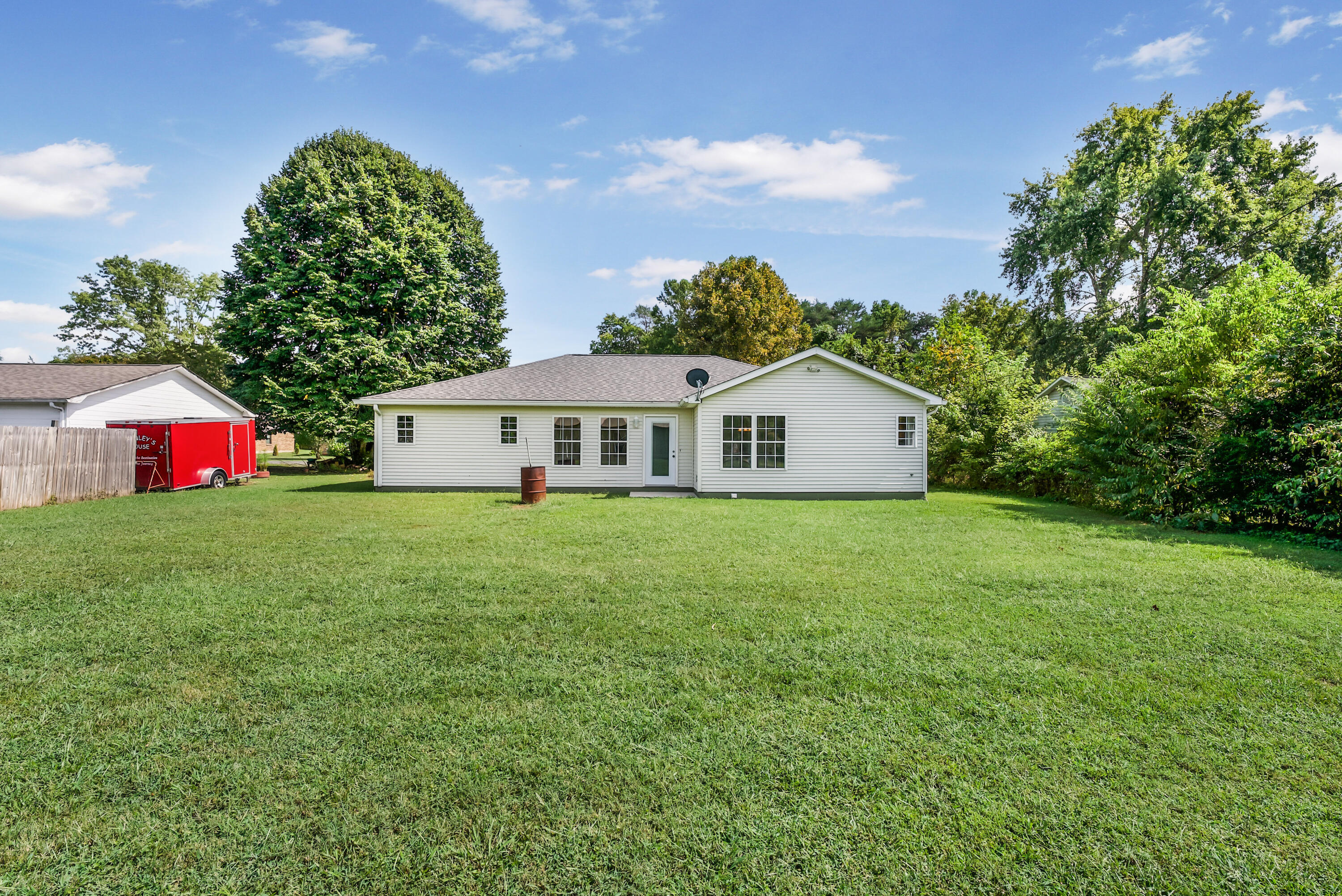 184 Travis Drive Spring City, TN 37381 - Photo 11 of 40 011_dsc06625_358