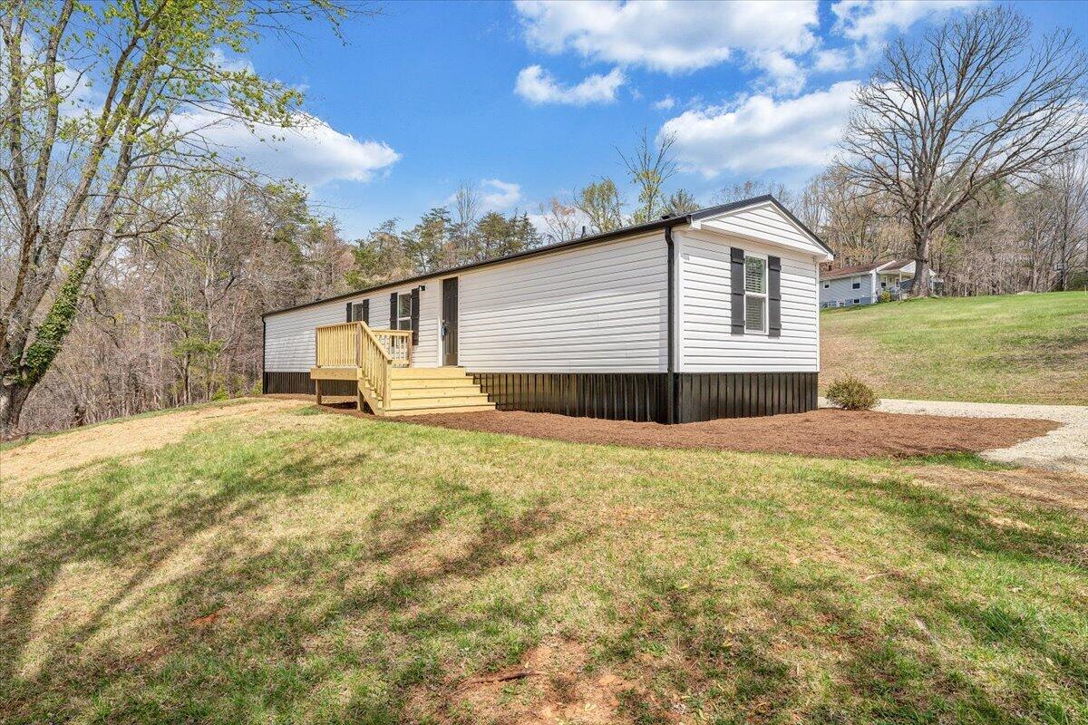 1993 Boones Mill Road Boones Mill, VA 24065 - Photo 33 of 38 35-MIB04921