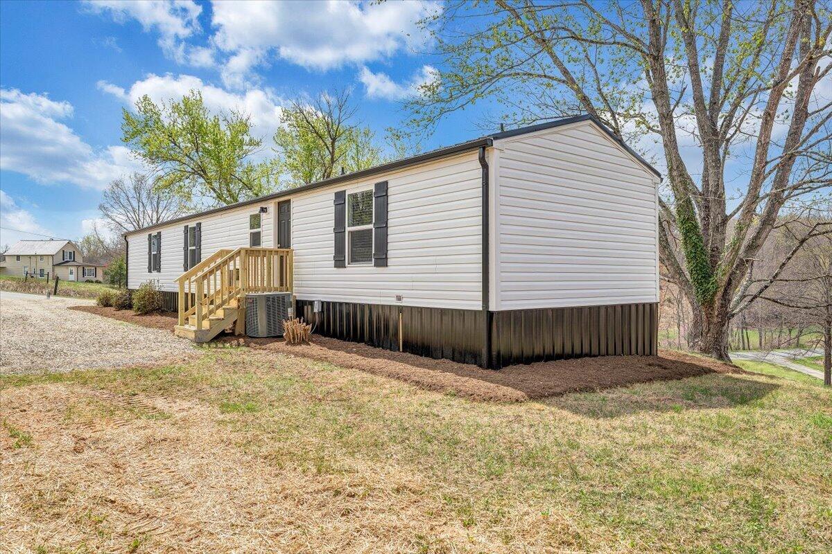 1993 Boones Mill Road Boones Mill, VA 24065 - Photo 35 of 38 37-MIB04948