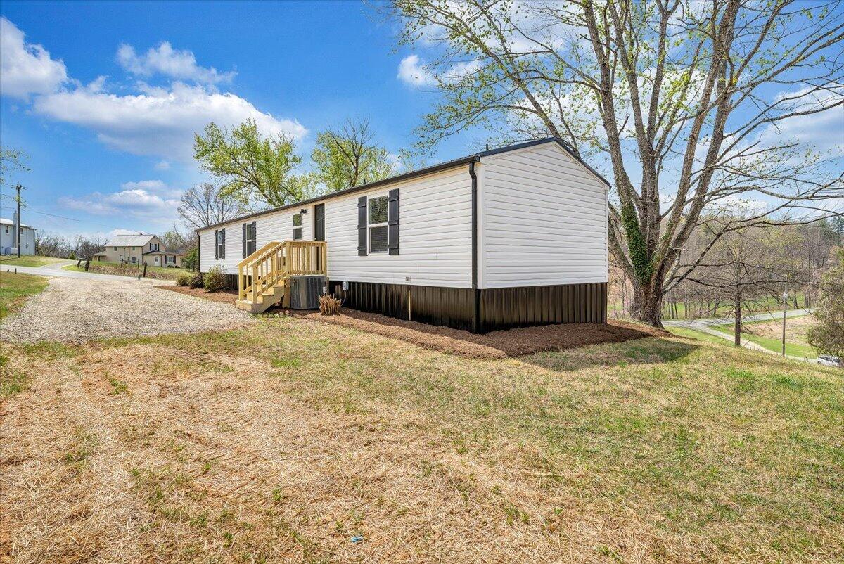 1993 Boones Mill Road Boones Mill, VA 24065 - Photo 36 of 38 39-MIB04957-R5