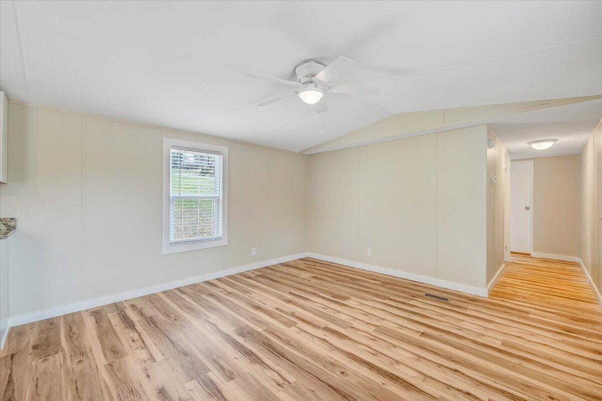 1993 Boones Mill Road Boones Mill, VA 24065 - Photo 9 of 38 09-MIB04834