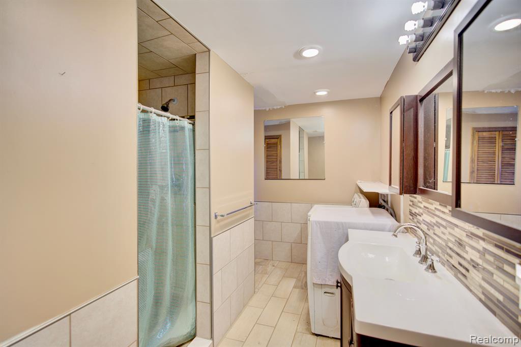 5396 East Atherton Road Burton, MI 48519 - Photo 22 of 59