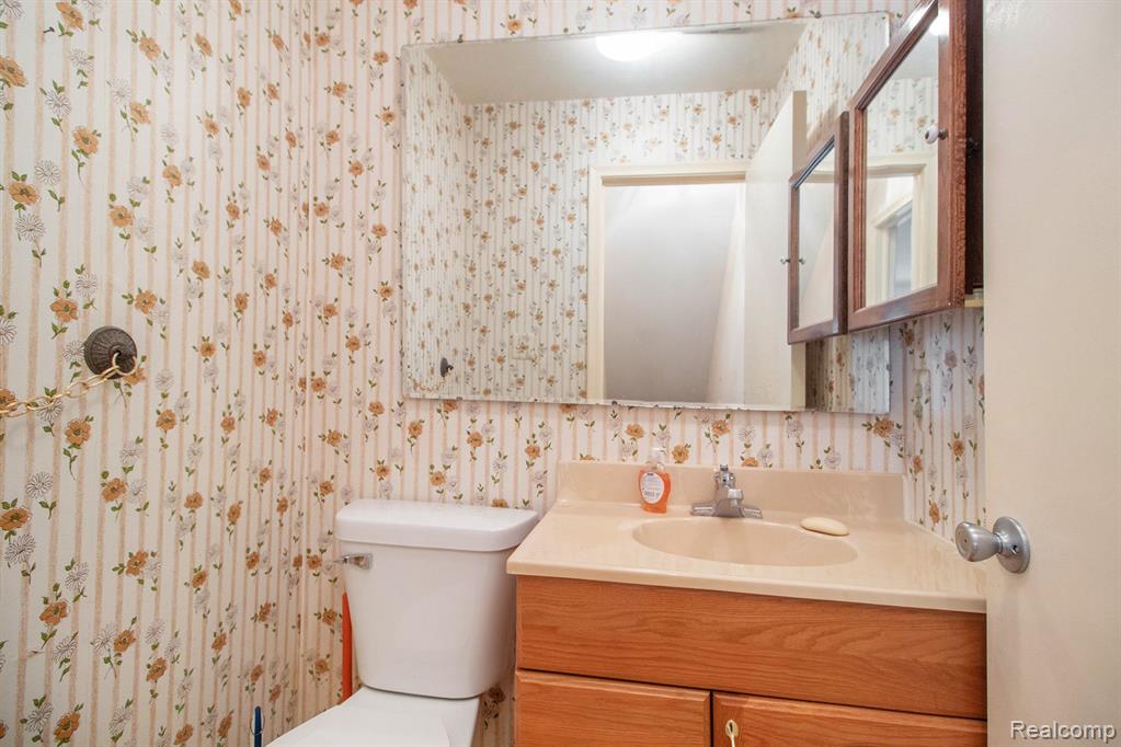 3162 Summers Road Keego Harbor, MI 48320 - Photo 5 of 16