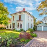 a view of a yard in front of house