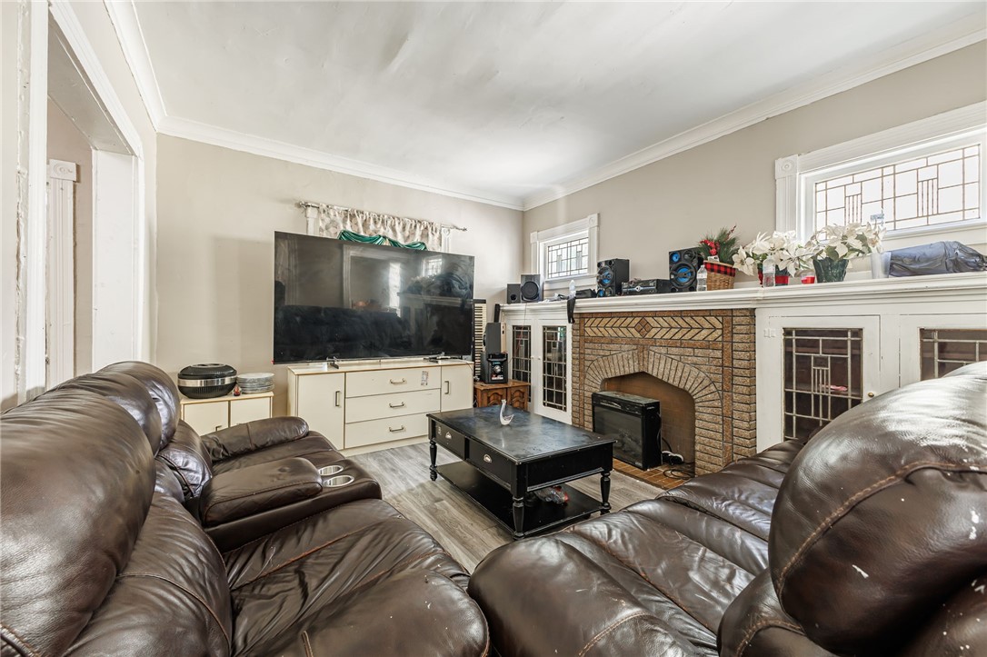38 Finch Street Rochester, NY 14613 - Photo 4 of 15 Gallery Image 4