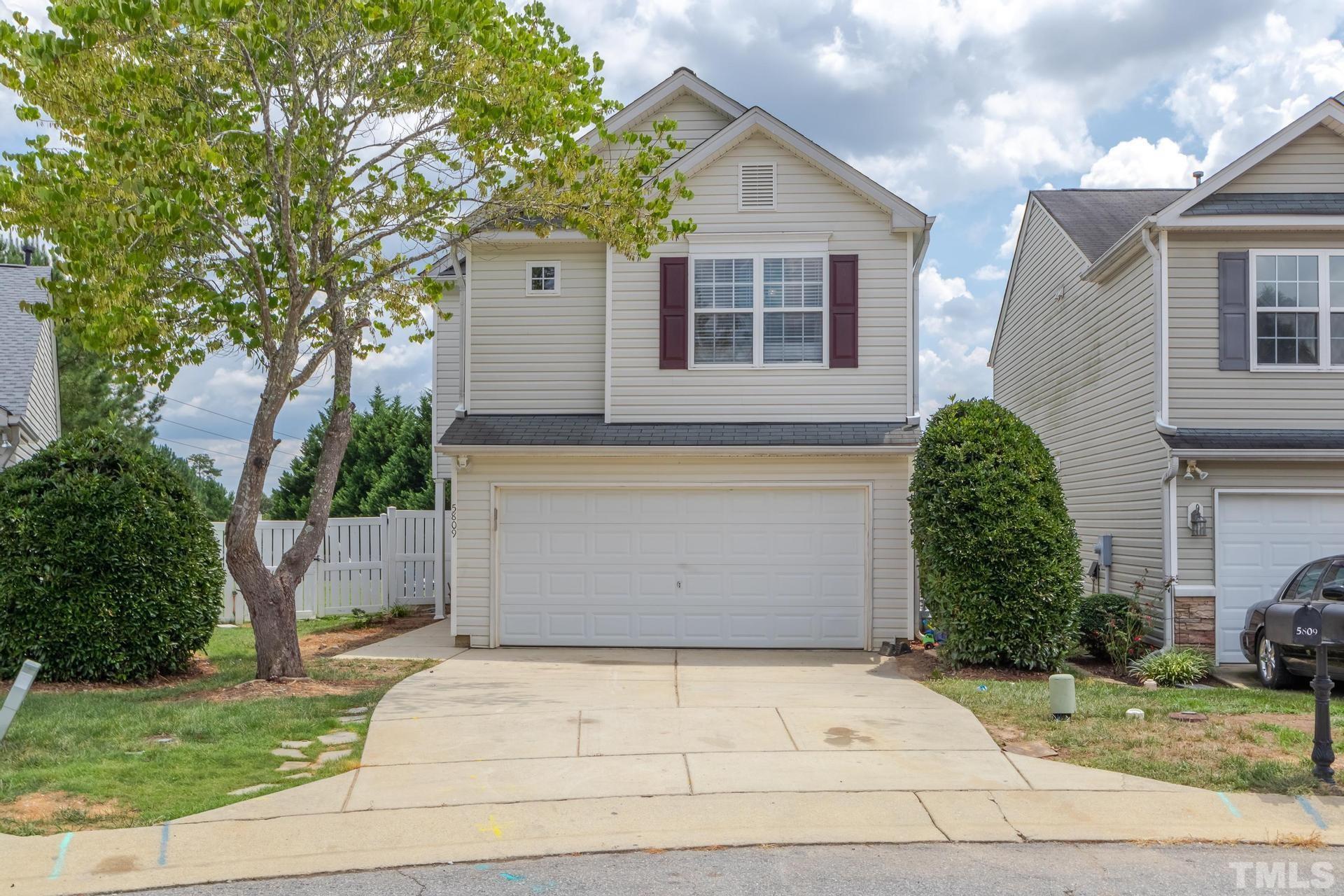 5809 Cherryrain Court Raleigh, NC 27610 - Photo 3 of 33