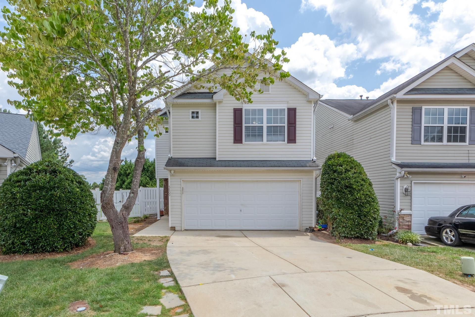 5809 Cherryrain Court Raleigh, NC 27610 - Photo 4 of 33