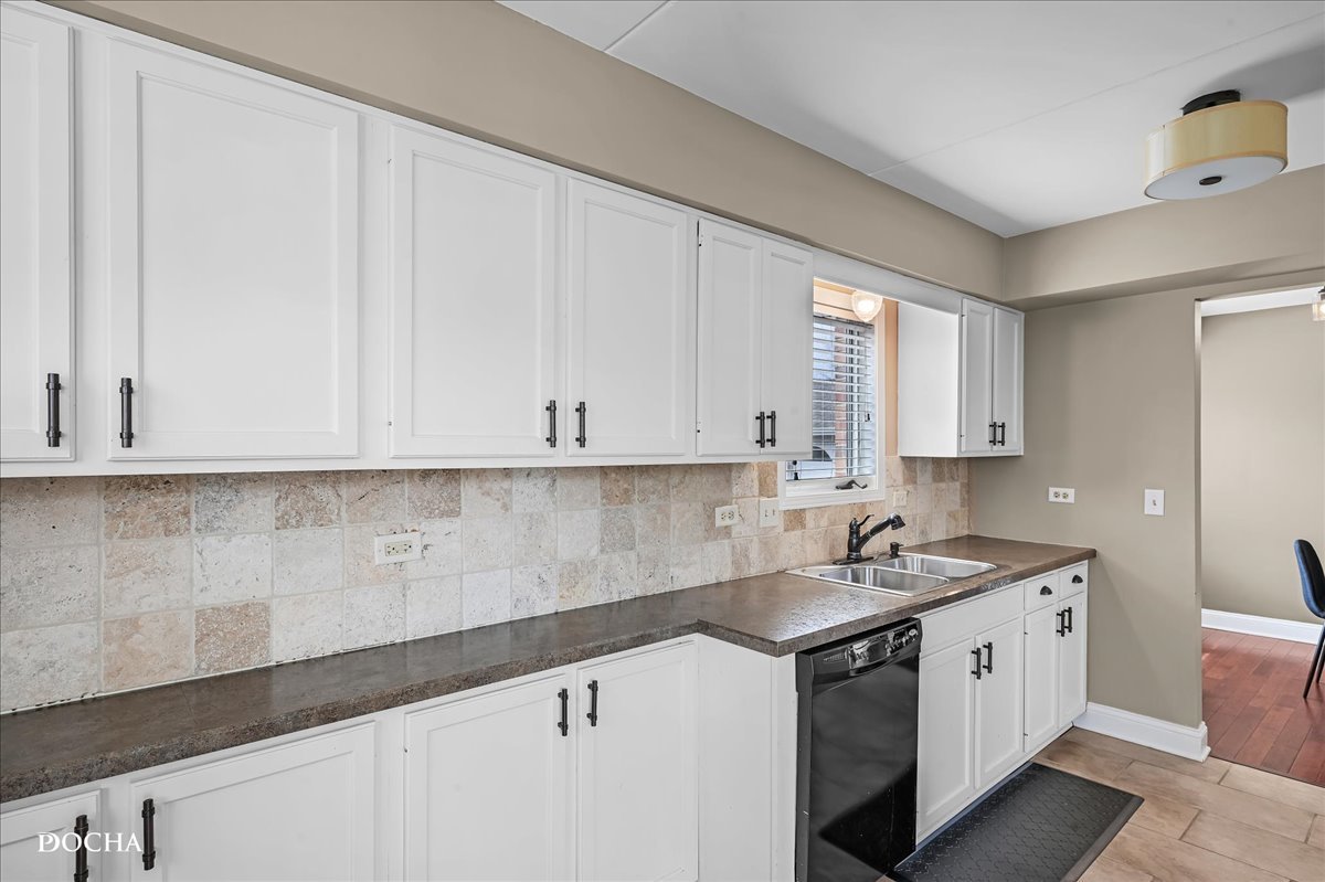 1222 Chalet Road, Unit 102 Naperville, IL 60563 - Photo 5 of 18