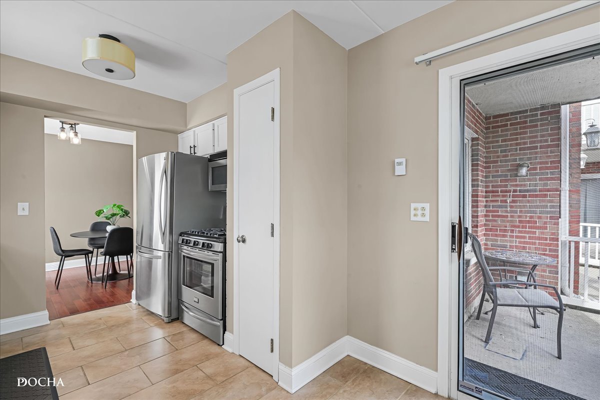 1222 Chalet Road, Unit 102 Naperville, IL 60563 - Photo 6 of 18