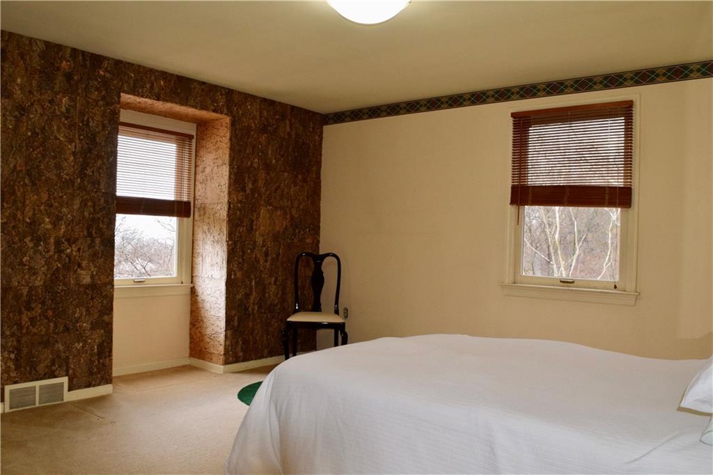 525 Guyasuta Road Pittsburgh, PA 15215 - Photo 13 of 21 Gallery Image 13