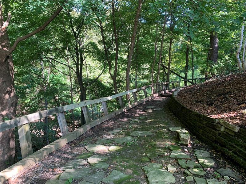 525 Guyasuta Road Pittsburgh, PA 15215 - Photo 17 of 21 Gallery Image 17