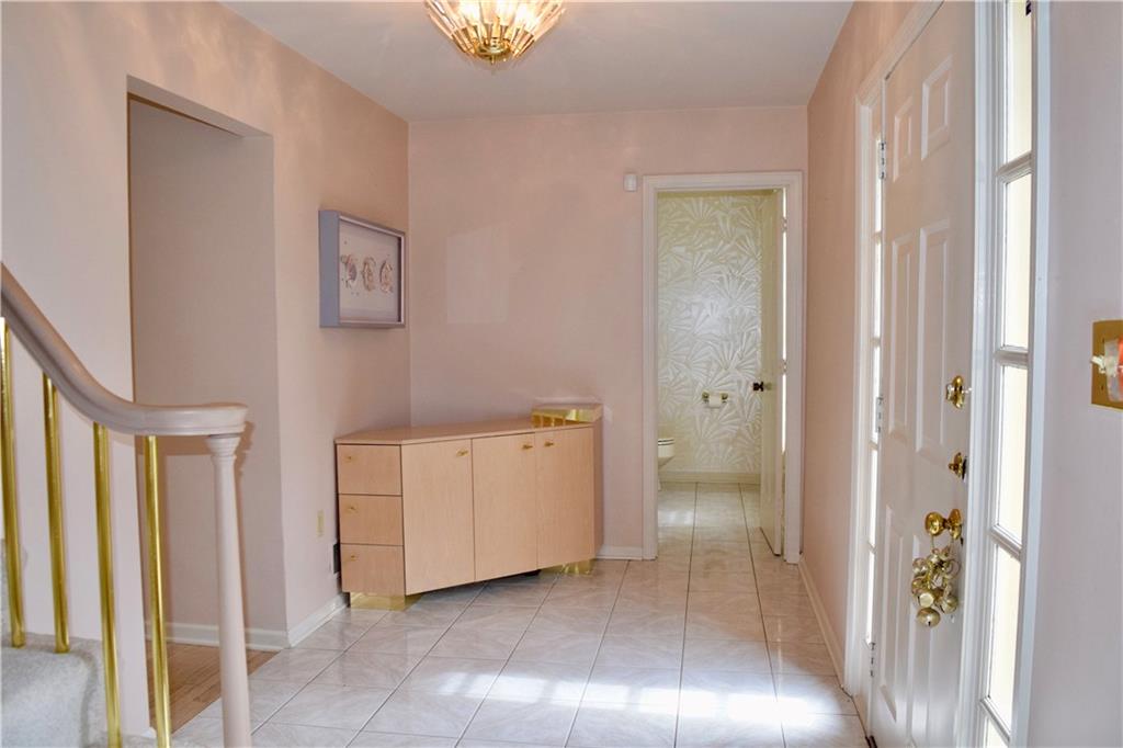 525 Guyasuta Road Pittsburgh, PA 15215 - Photo 2 of 21 Gallery Image 2