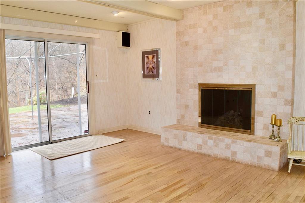 525 Guyasuta Road Pittsburgh, PA 15215 - Photo 3 of 21 Gallery Image 3