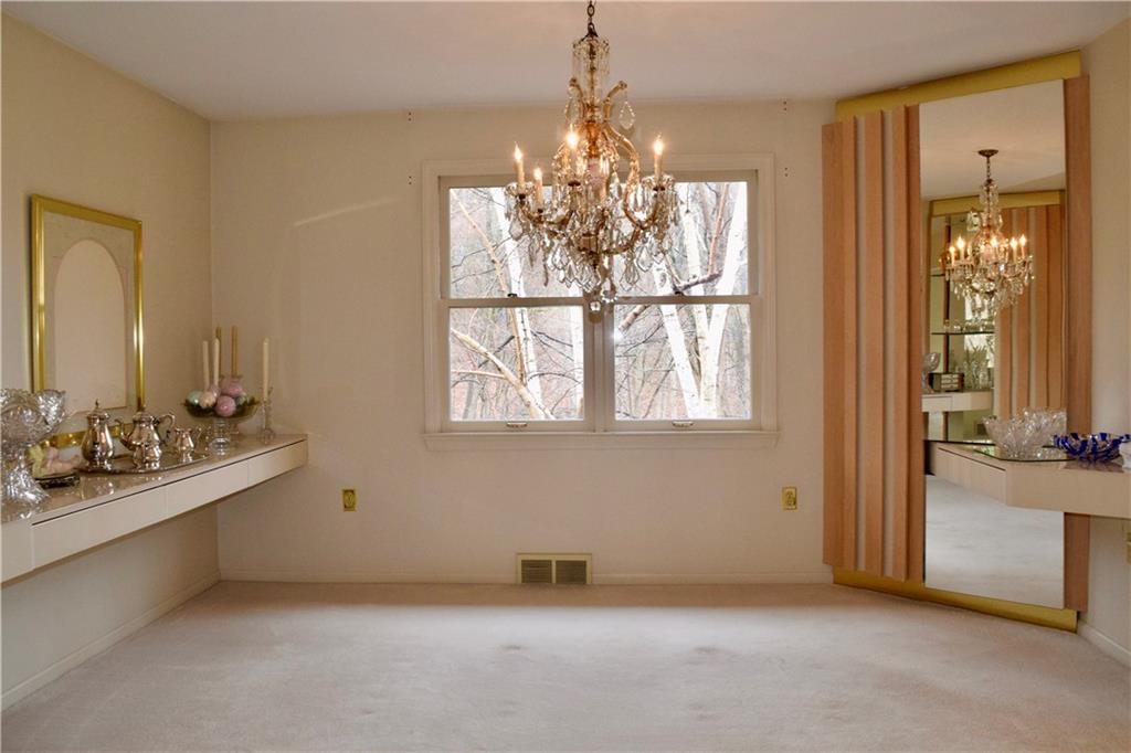 525 Guyasuta Road Pittsburgh, PA 15215 - Photo 7 of 21 Gallery Image 7