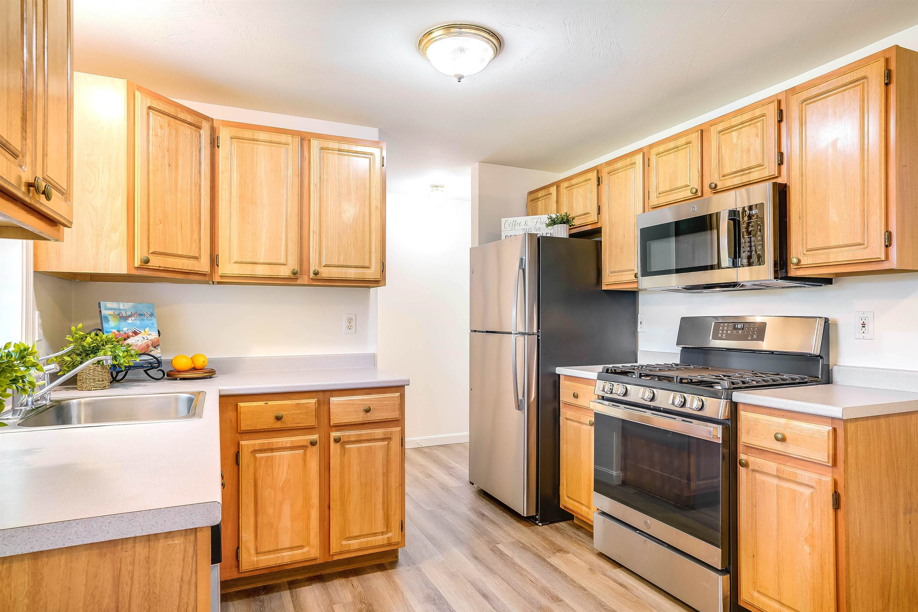 48 Ponemah Road, Unit B3 Amherst, NH 03031 - Photo 14 of 18 Gallery Image 14