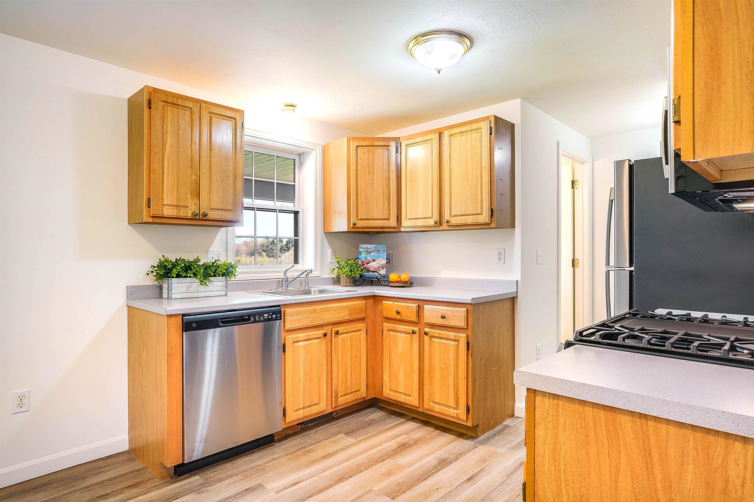 48 Ponemah Road, Unit B3 Amherst, NH 03031 - Photo 7 of 18 Gallery Image 7