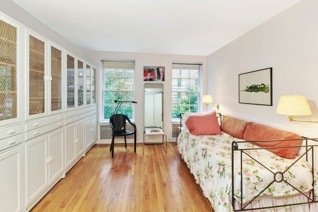 453 West 24th Street Manhattan, NY 10011 - Photo 19 of 24