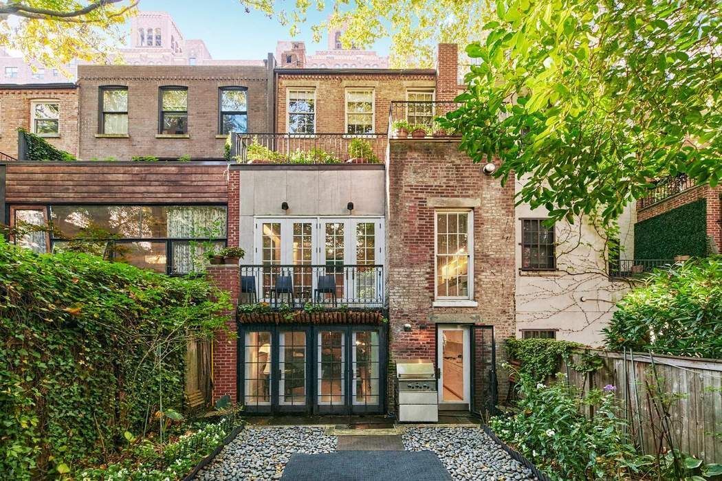 453 West 24th Street Manhattan, NY 10011 - Photo 3 of 24