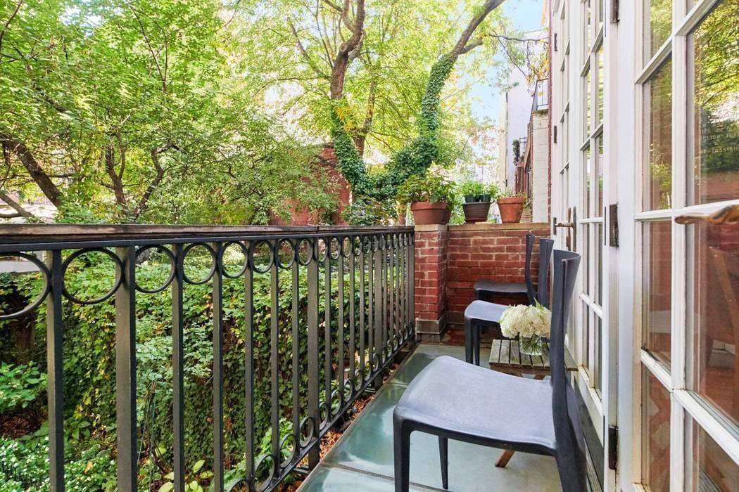 453 West 24th Street Manhattan, NY 10011 - Photo 4 of 24