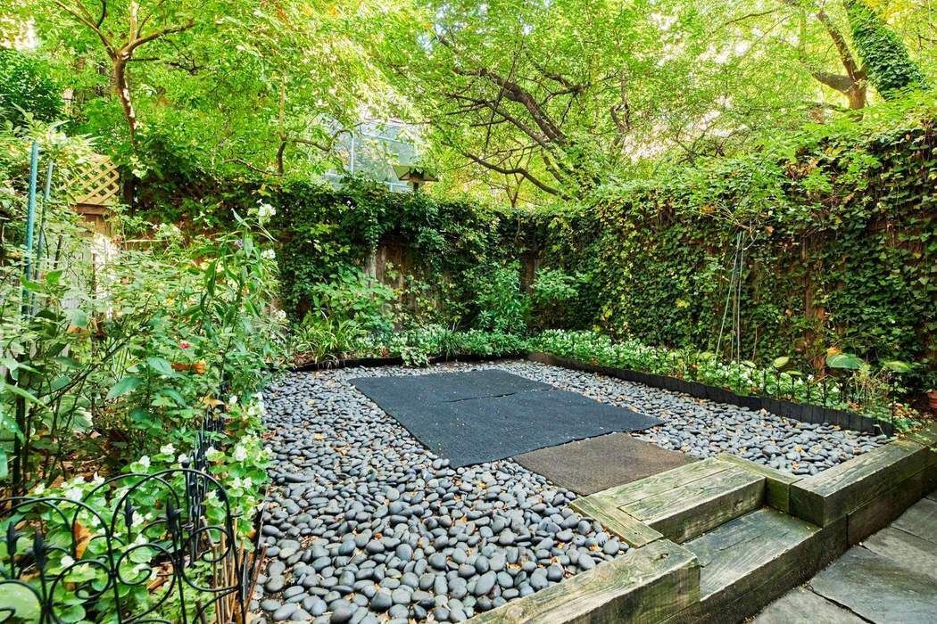 453 West 24th Street Manhattan, NY 10011 - Photo 6 of 24