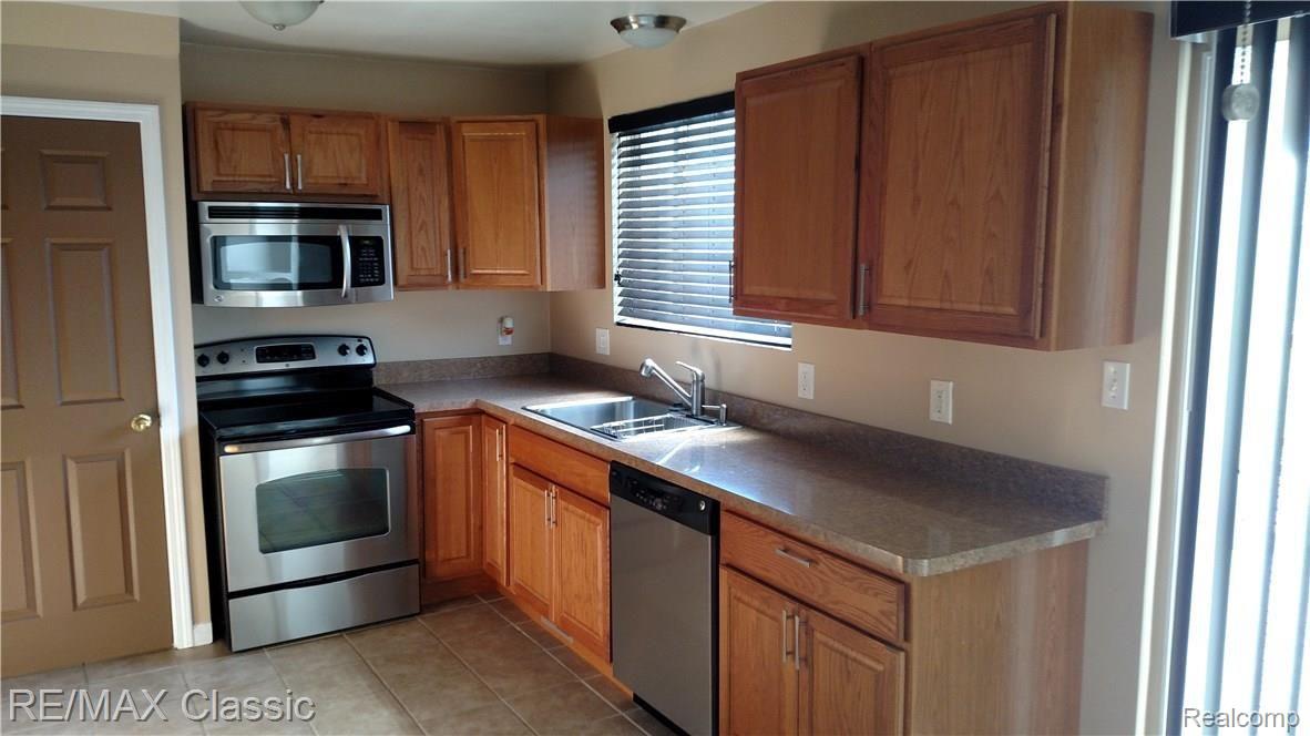 15445 Inkster Road Livonia, MI 48154 - Photo 11 of 56 D3.jpg