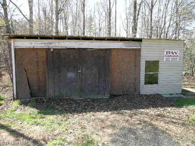 390 Henry Road Madison, NC 27025 - Photo 9 of 9 Outbuilding.