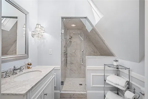 $4,500 | 541 Bellevue Avenue, Unit 5, Newport, RI 02840