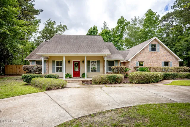 $310,000 | 7321 Ieke Circle, Diamondhead, MS 39525