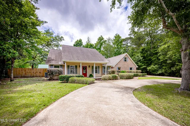 $310,000 | 7321 Ieke Circle, Diamondhead, MS 39525