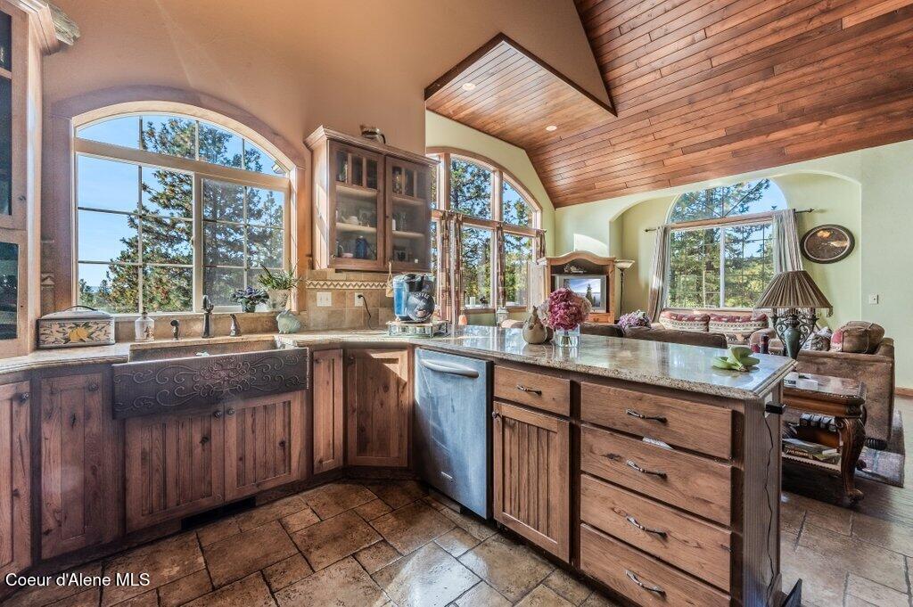 7170 West Reality Loop Coeur D'Alene, ID 83814 - Photo 8 of 44 Kitchen3