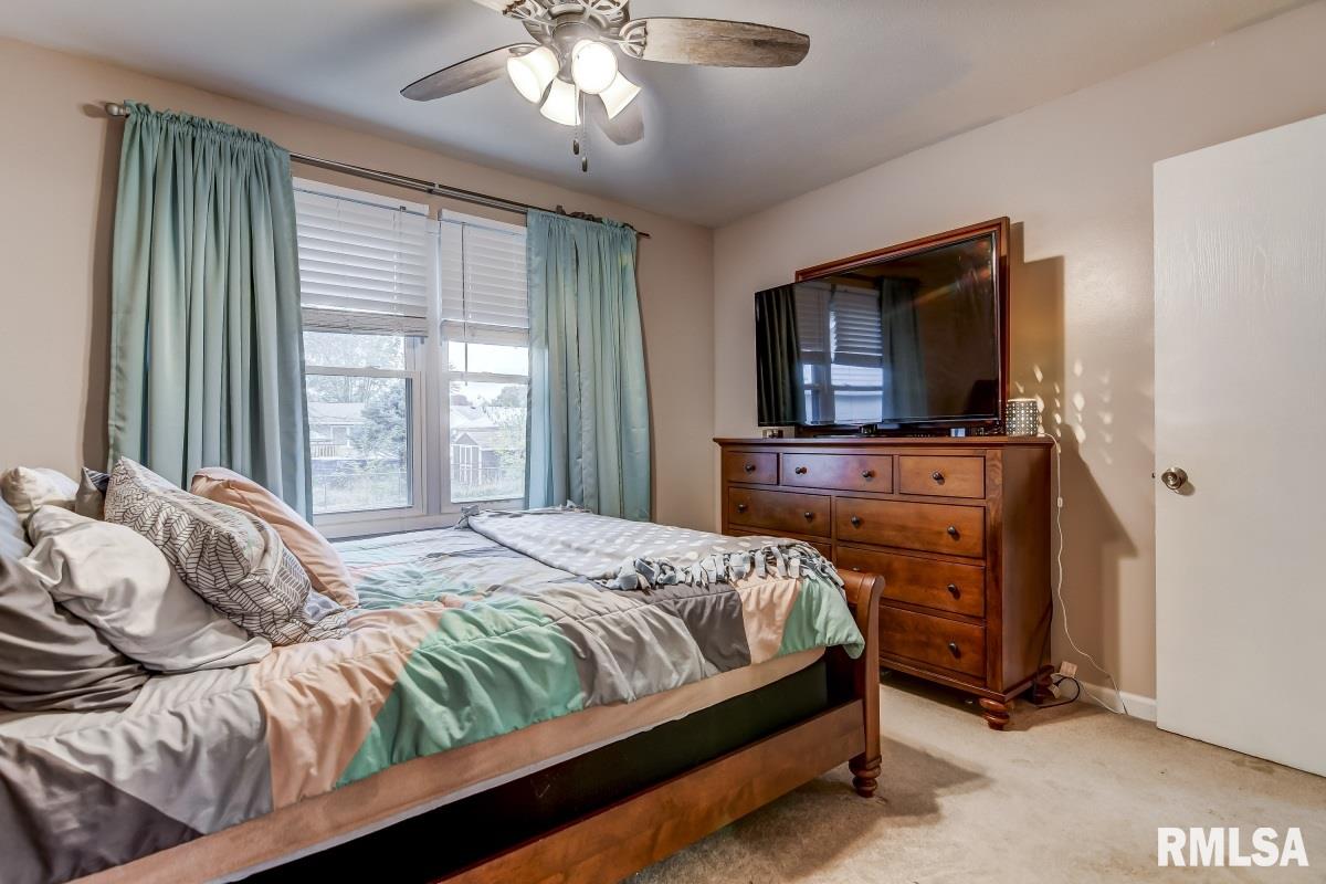 2912 Somerton Road Springfield, IL 62702 - Photo 15 of 32