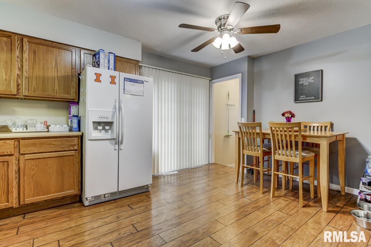 2912 Somerton Road Springfield, IL 62702 - Photo 6 of 32