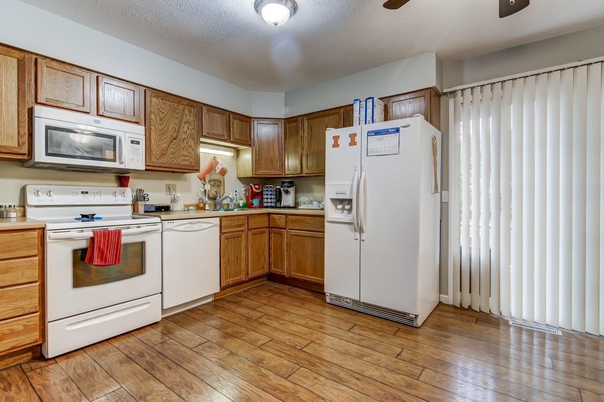 2912 Somerton Road Springfield, IL 62702 - Photo 9 of 32