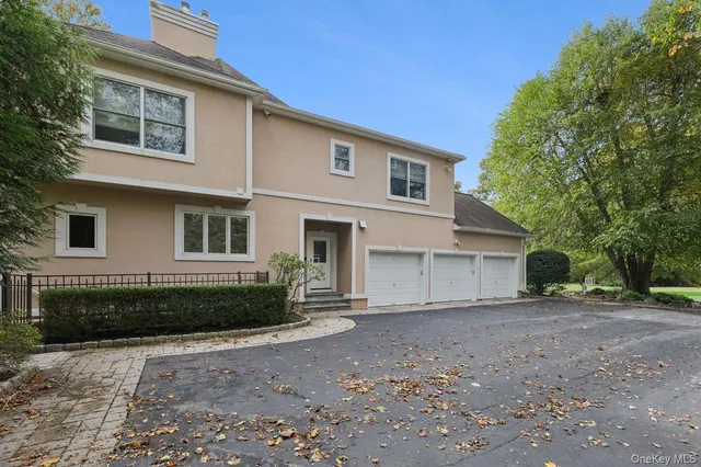 $1,699,000 | 39 Oxford Drive, Montebello, NY 10901