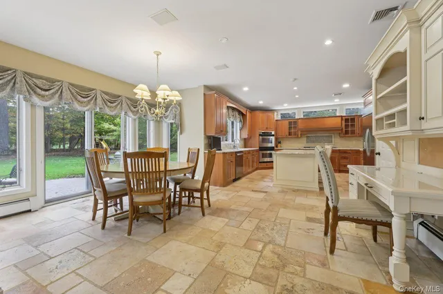 $1,699,000 | 39 Oxford Drive, Montebello, NY 10901